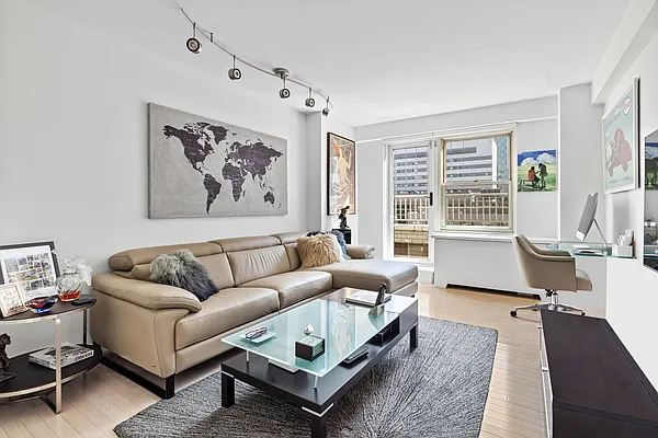 Sold by Douglas Elliman | media 21