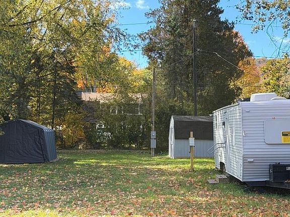 3rd image of 121 Jackson Run Rd #1