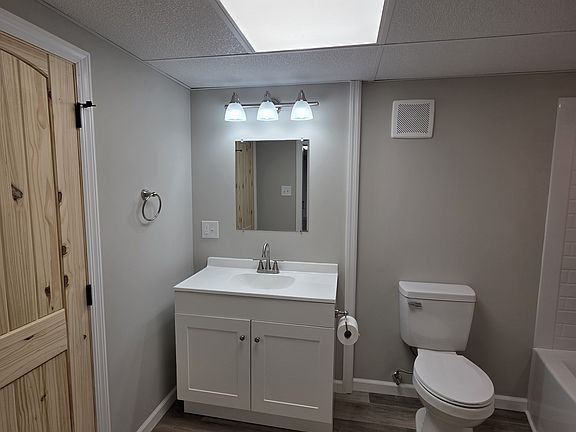 5th image of 1110 Pines Rd #B