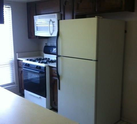 4th image of 6020 Downey St NE