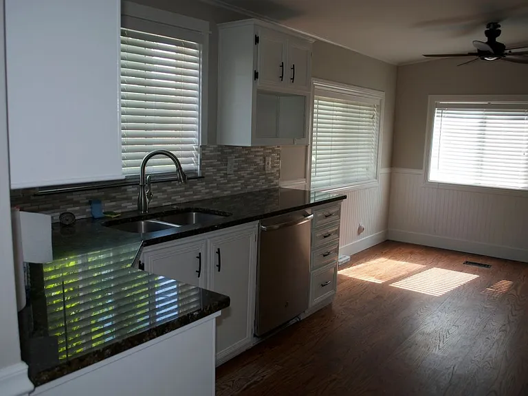 2557 E Beacon Light Rd — Photo 5