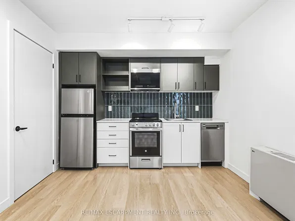 325 James St S, Hamilton, ON