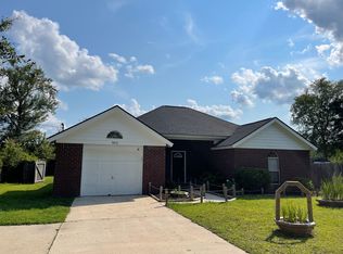 925 Summer Dr, Hinesville, GA 31313