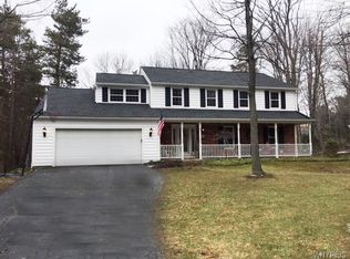 57 Tanglewood Dr W, Orchard Park, NY 14127