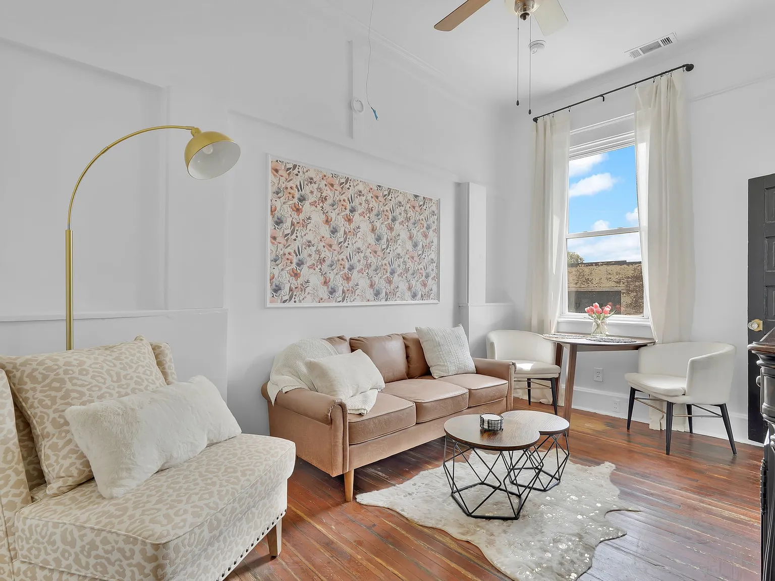 1 bed, $2,000 — Photo 1