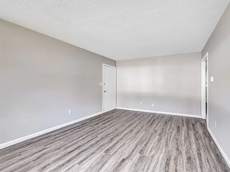 258 Birchfield Dr #4 — Photo 8