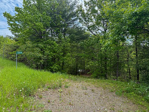 3rd image of 12654 Lanark Rd