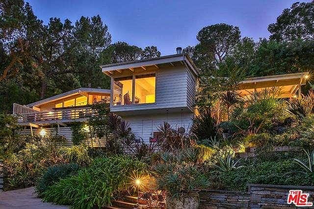 1st image of 7816 Mulholland Dr