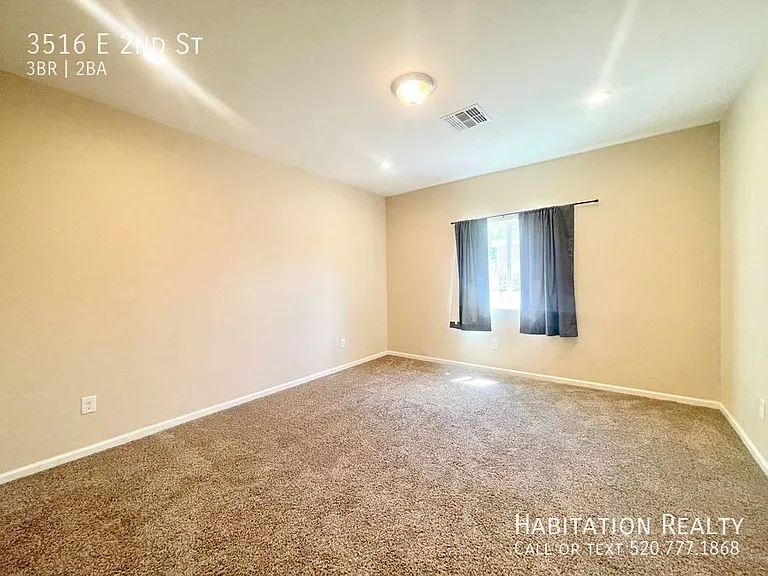 3516 E 2nd St — Photo 15