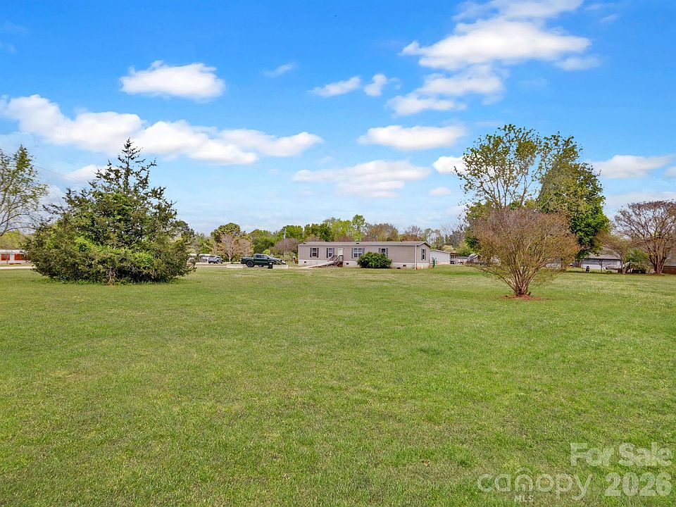 1st image of 208 Daves Rd
