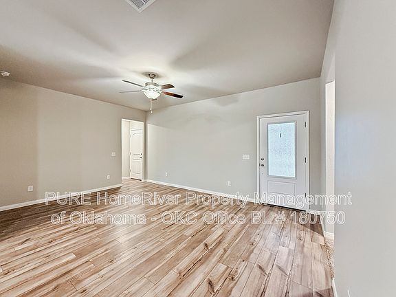 2nd image of 1609 Vermilion Ln
