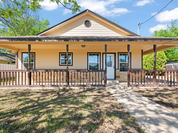1103 Chase Ave, Cleburne, TX 76031