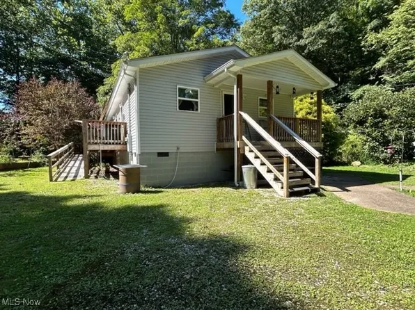 8690 Clay Rd, Left Hand, WV 25251