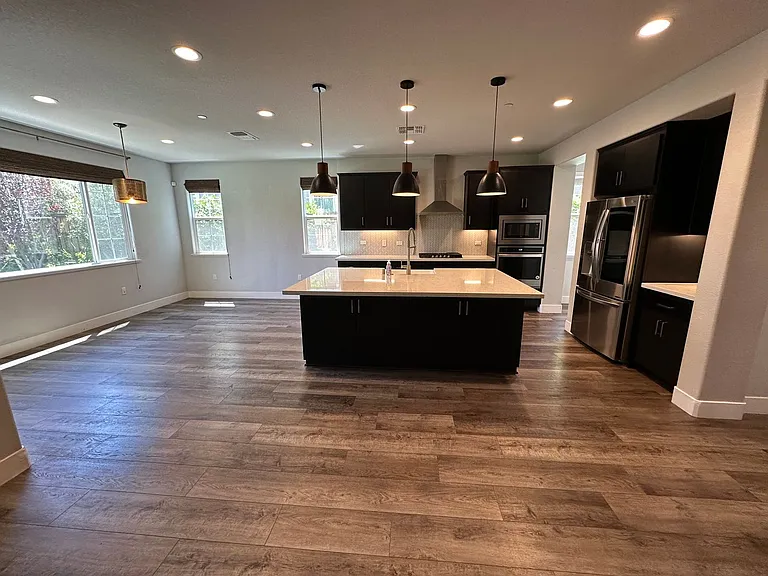 360 W Thurman Ave — Photo 7