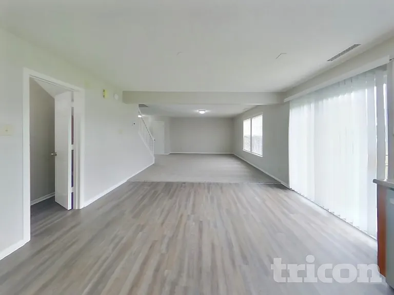 7713 Brandenburg Way — Photo 4