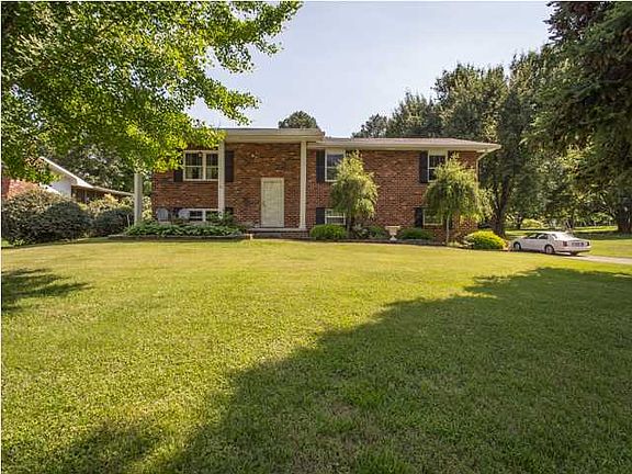 3rd image of 6454 Longwood Ln