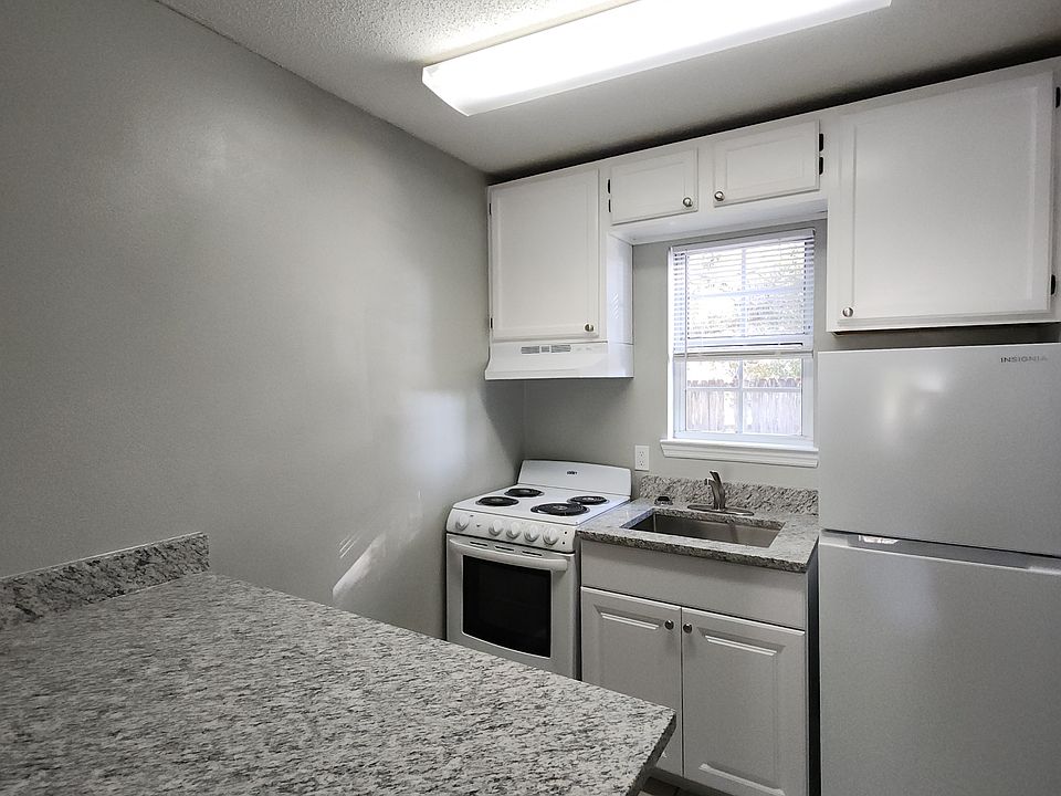 1st image of 115 Shell Ave #9