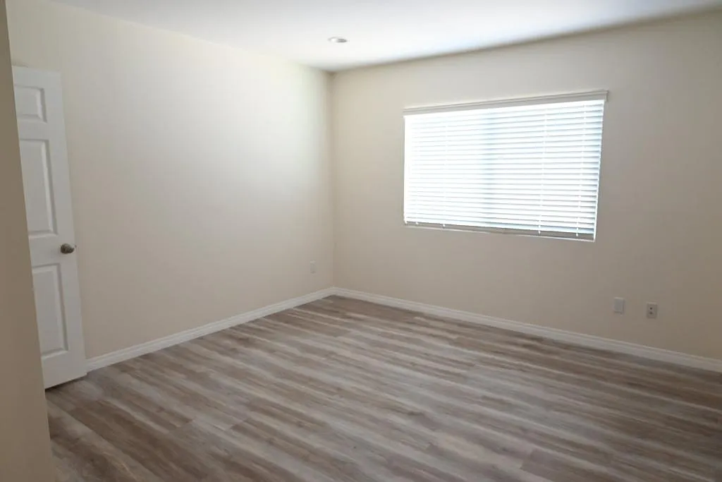 20503 Madrona Ave — Photo 4