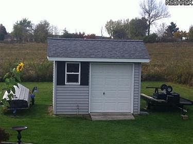 5th image of 4443 Clover Ln