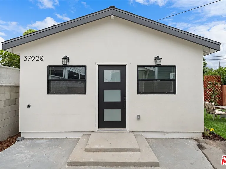 3792 1/2 Van Ness Ave — Photo 13