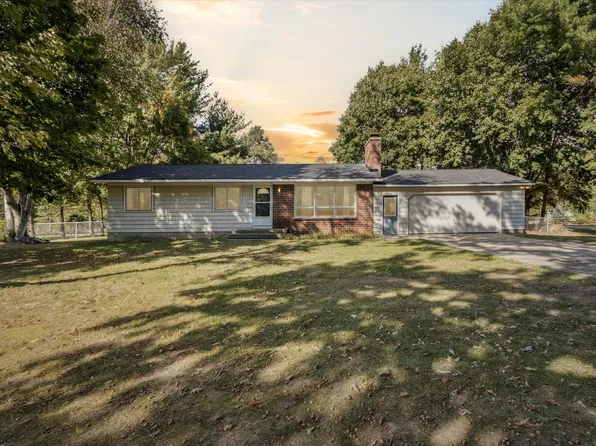 255 Fifteen Mile Rd NW, Sparta, MI 49345