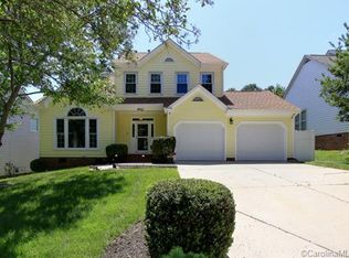 8601 Tamarron Dr, Charlotte, NC 28277