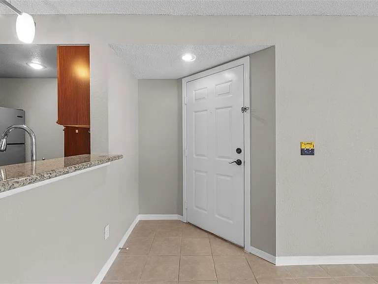 5116 Conroy Rd #15 — Photo 7