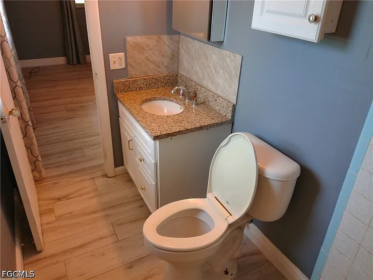 893 Iris Dr — Photo 13