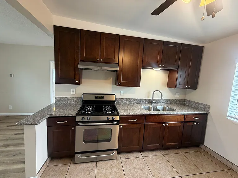 2726-2730 E Spaulding St — Photo 10