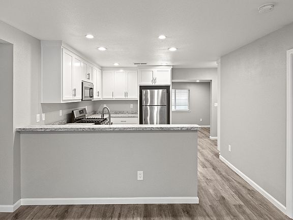 4th image of 8A Klondike Ct #1004-41