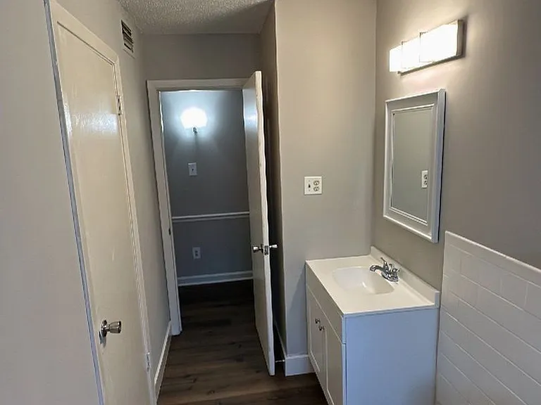 U of M Area - Southernwood Apartments — Photo 47