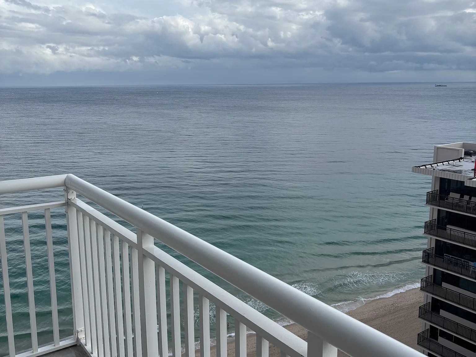 1 bed, 1050 sqft, $3,500 — Photo 4