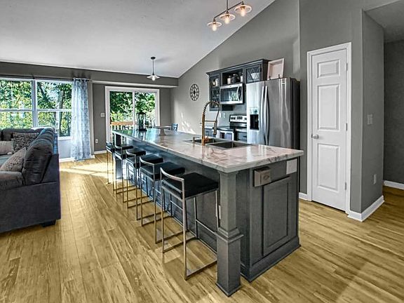 4th image of 5503 Sunrise View Cir