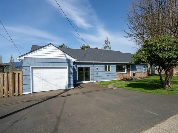 4016 3rd St, Tillamook, OR 97141