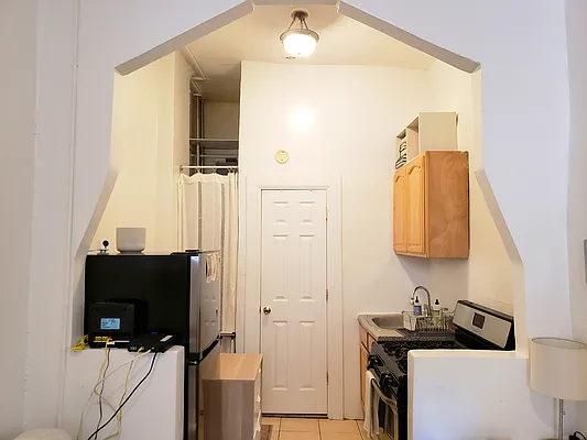 Rented by Signature Property Realty | media 15