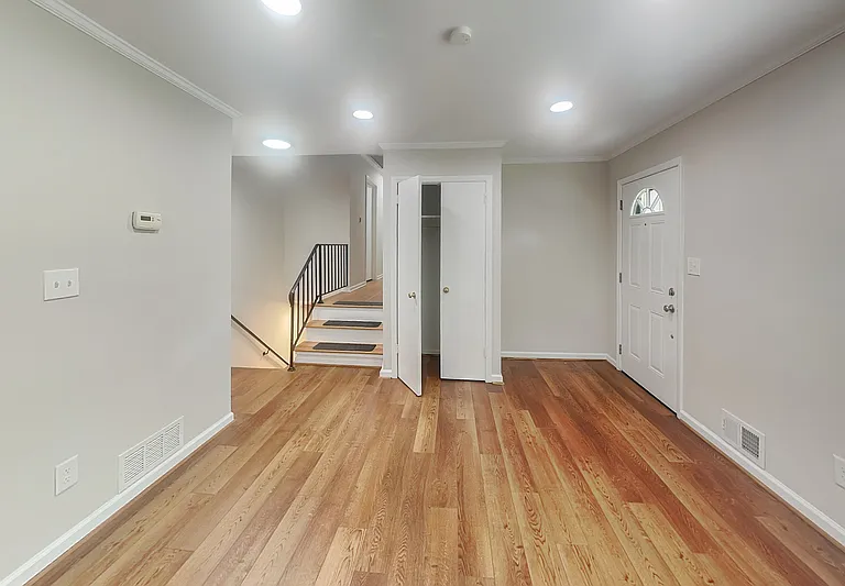 2902 Delcourt Dr — Photo 3