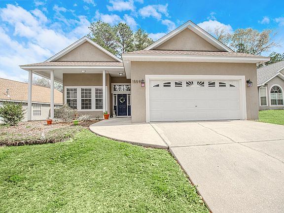 2nd image of 1559 Applewood Way