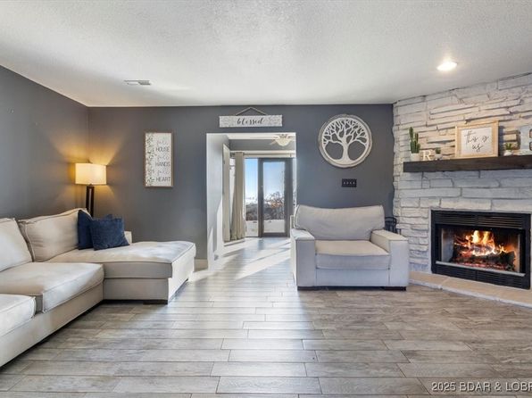 24 E Casa Del Rio Dr #688-1A, Lake Ozark, MO 65049