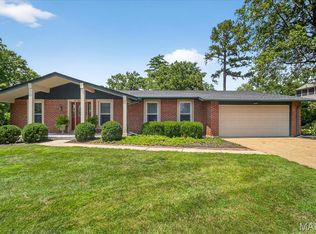 1009 Dutch Mill Dr, Ballwin, MO 63011