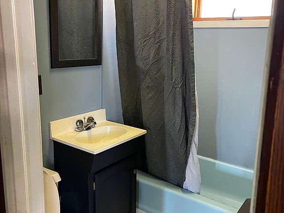 4th image of 729 W Elm St #1