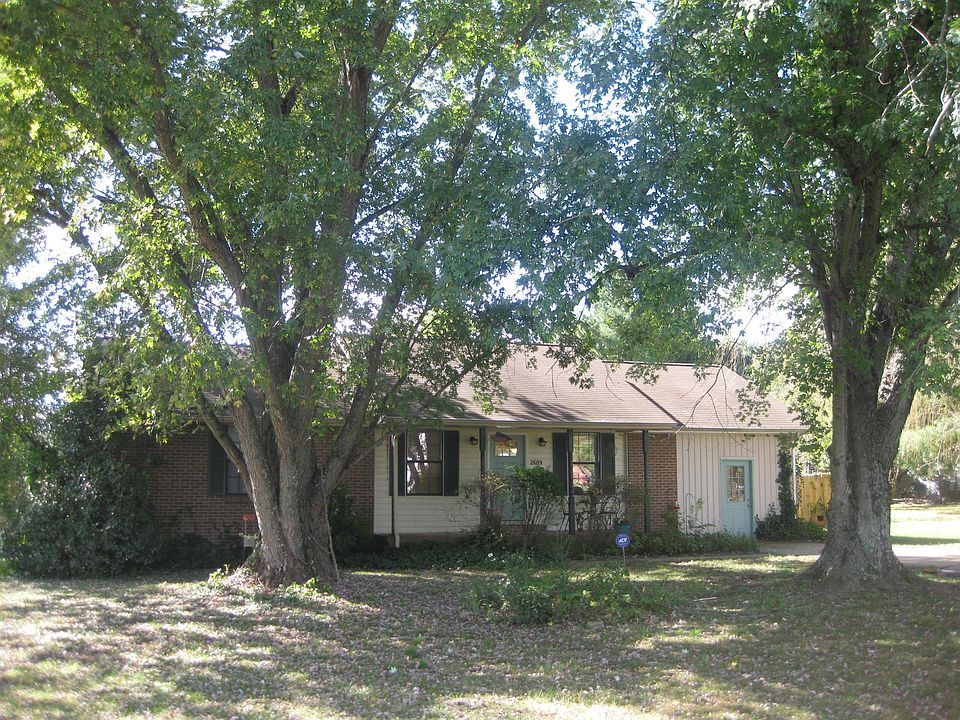 1st image of 2609 Deerpath Dr