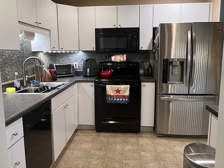 305 Woodgreen Dr — Photo 5