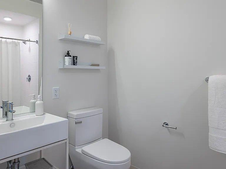 4x4 1344sf Second Bathroom