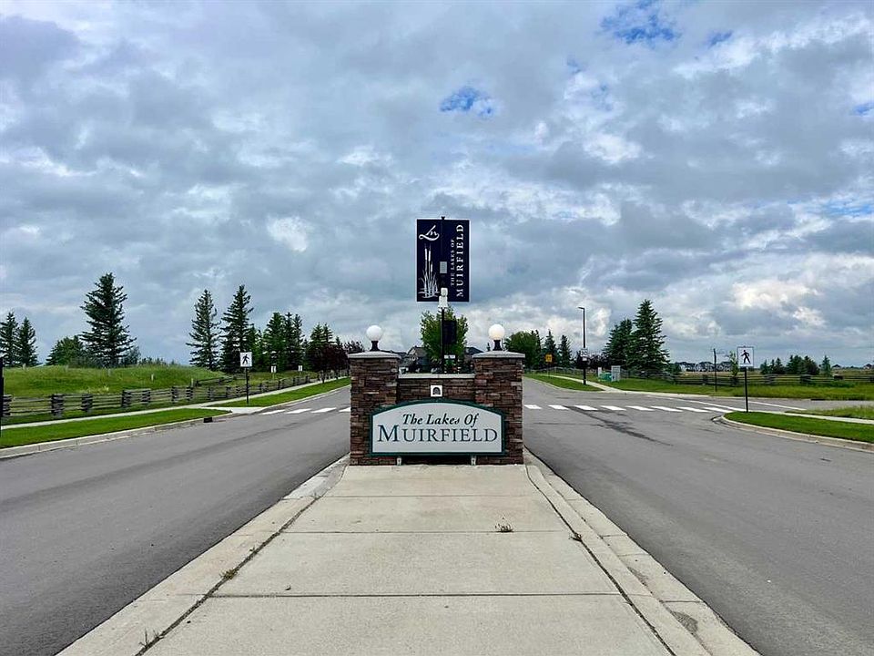 1st image of 311 Muirfield Cres