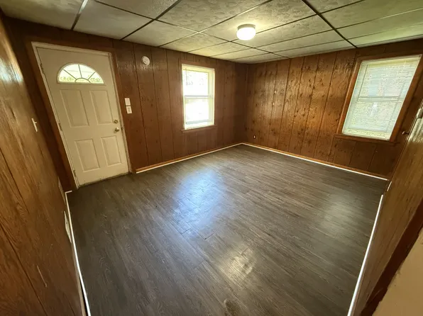 335 Hemlock Dr, Coraopolis, PA 15108