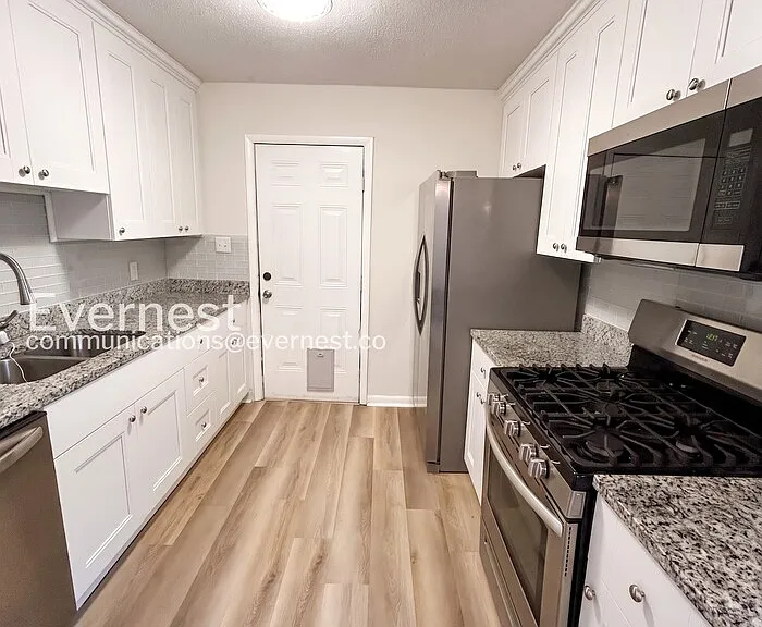 633 Hemlock Ave — Photo 3