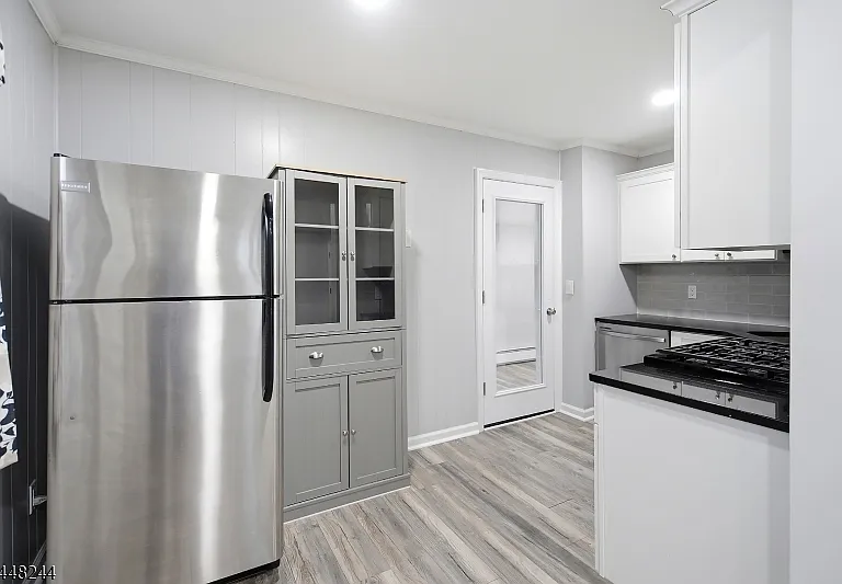 28 Edgewood Ter #A — Photo 6