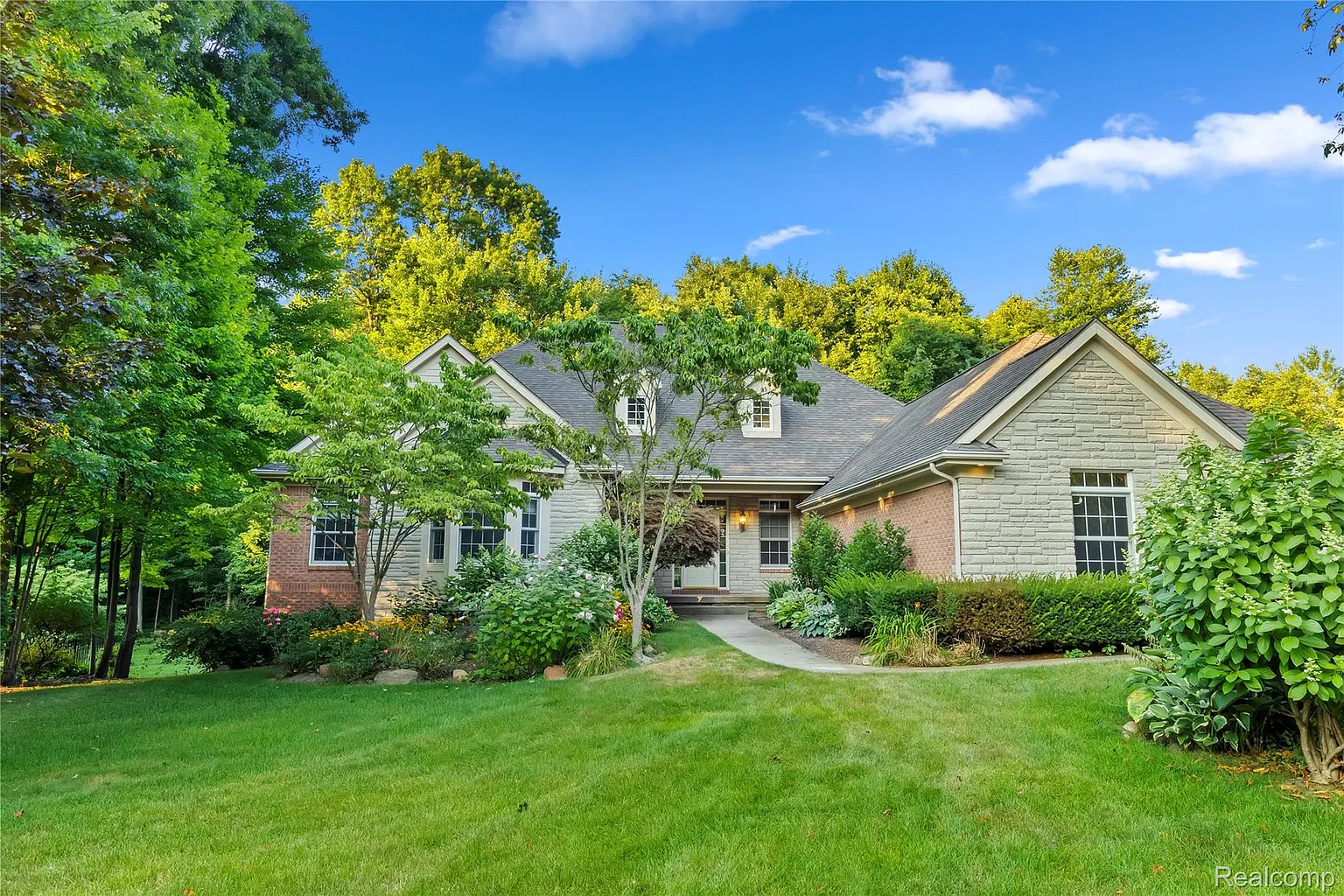 9748 Kings Valley photo 1