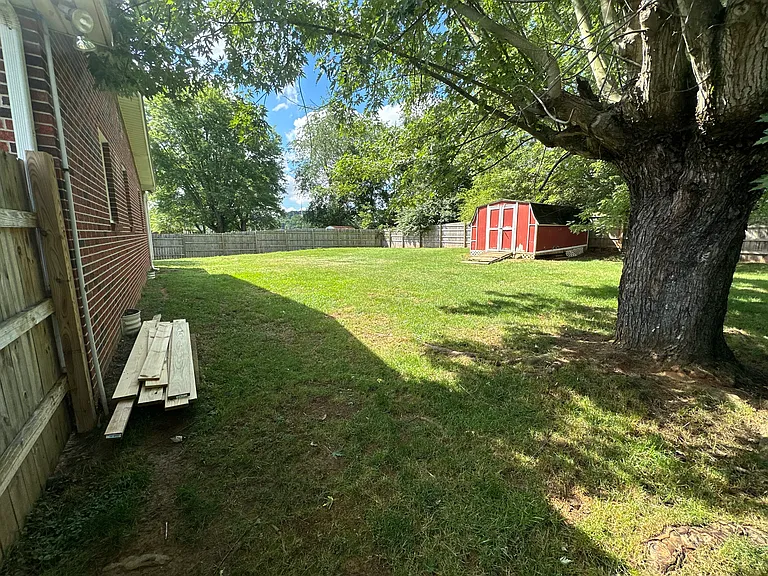 205 Meridale Dr — Photo 13