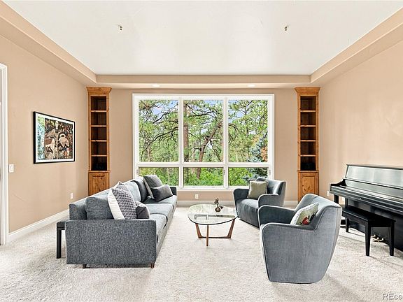 4th image of 477 Silbrico Way
